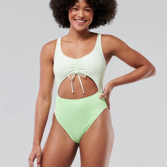 red cut out one piece never worn - Picture 2 of 2